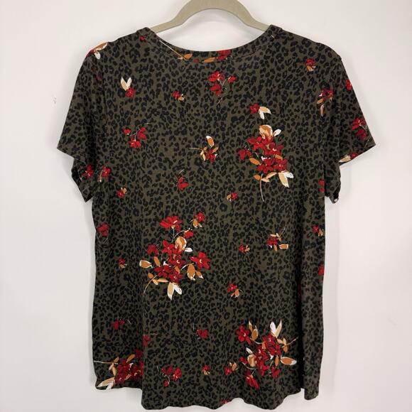 Maurices 24/7 Short Sleeve Tee Size Large Gray Animal Colorful Floral crewneck - Picture 3 of 6